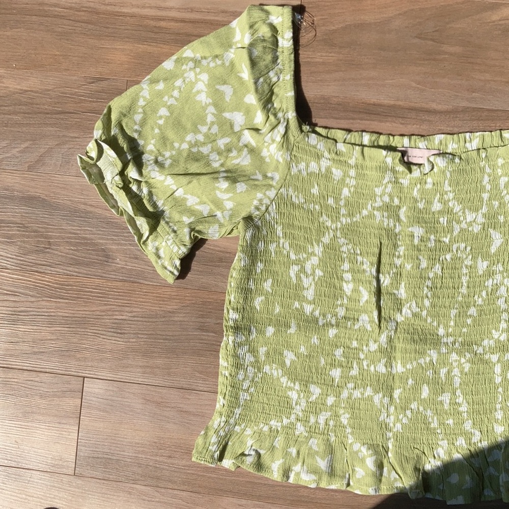 3/$24 So crop top smocked puff sleeve boho casual butterfly abstract print L jrs - Picture 9 of 16